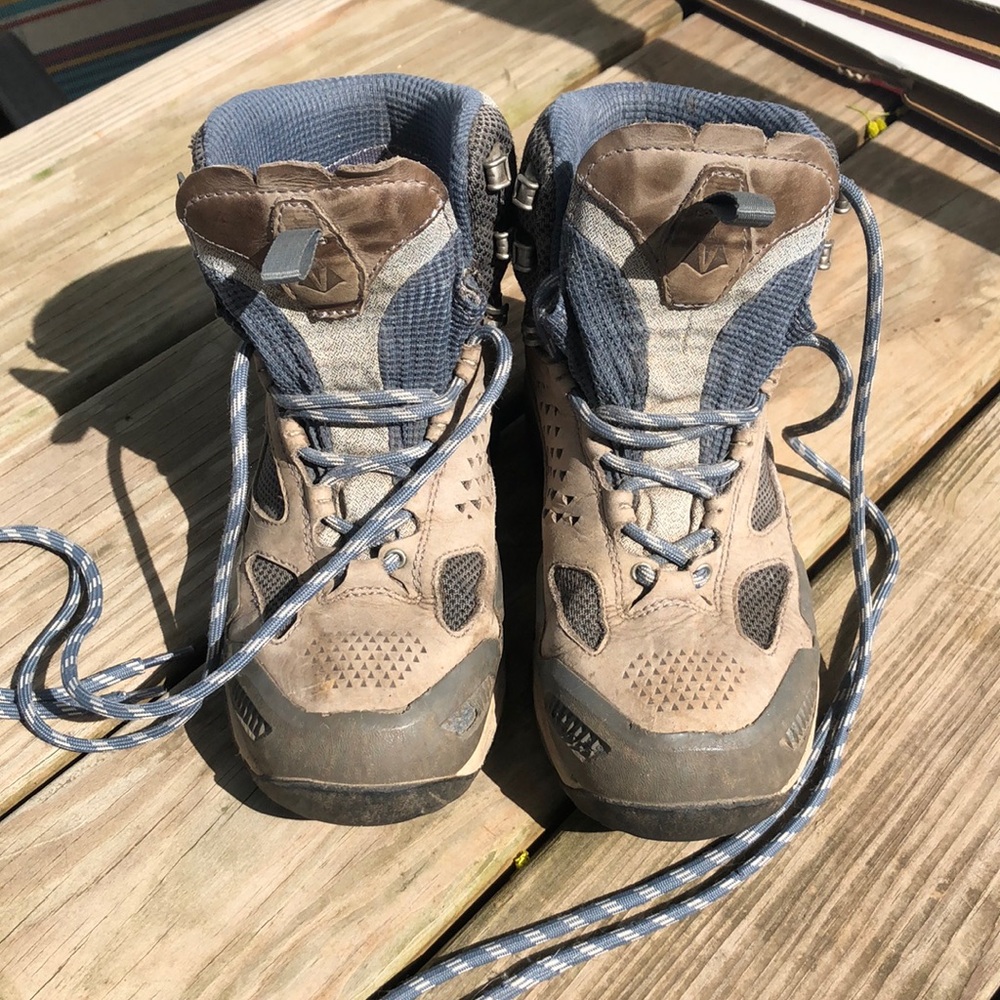 Vasque Women’s Breeze hiking boots. Size 7. Blue and grey.